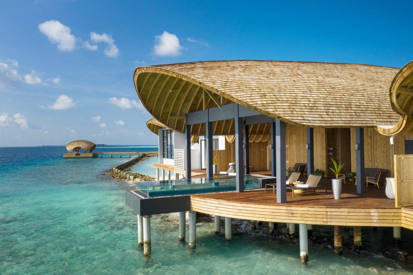 Outrigger Maldives Maafushivaru Resort 5*